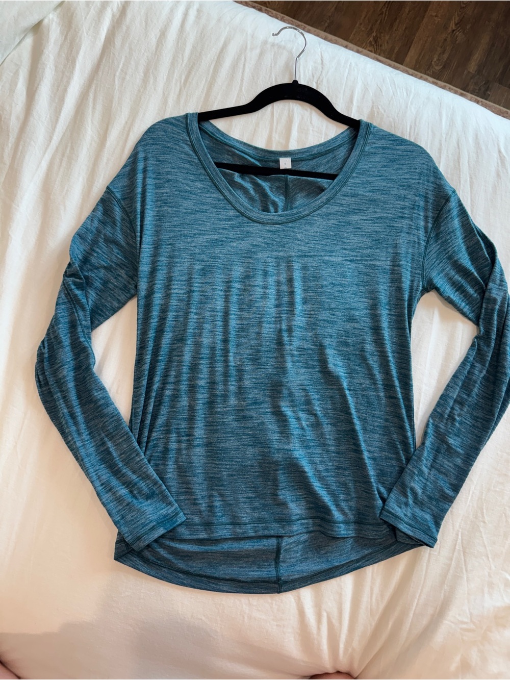 Lululemon Long Sleeve Scoop Neck Top in Teal Blue